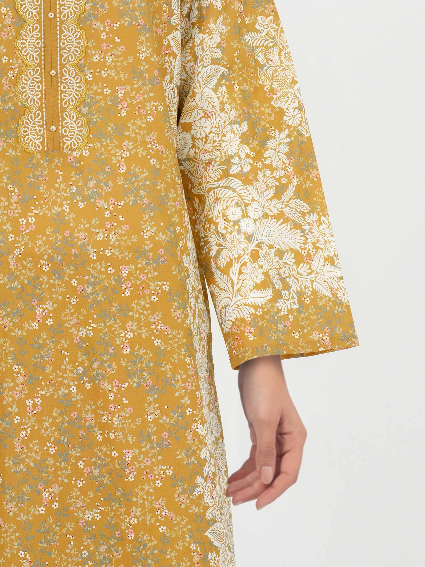 3 Piece Lawn Suit- Printed (Unstitched)